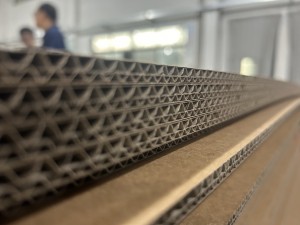 Burr - free high - quality corrugated cardboard